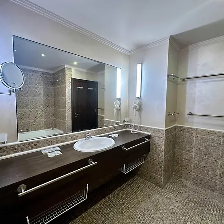 Cozy For 5 People In Royal אורחן *