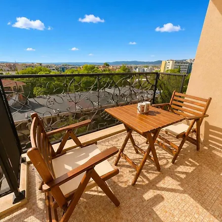 אורחן Cozy For 5 People In Royal *